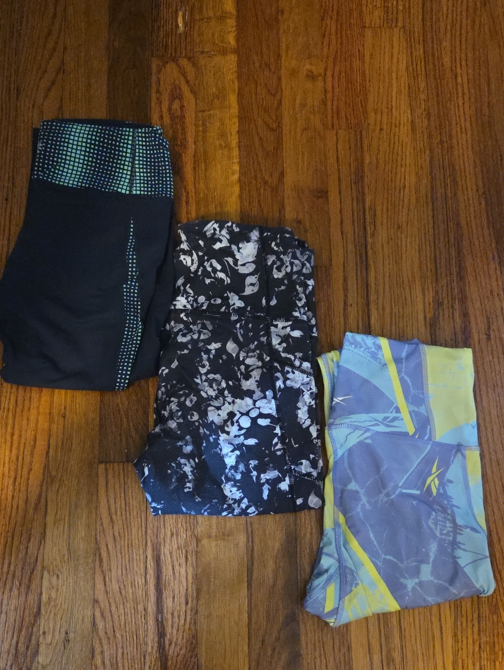 Legging Bundle (Reebok, Gaiam, Athleta) Size Small